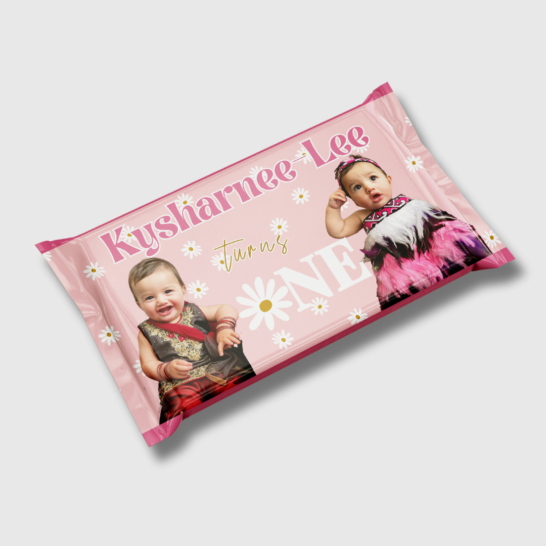 PERSONALISED CHOCOLATE KITKAT 4 FINGERS - FLOWERS